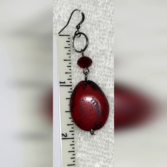 KIM ROGERS Deep Red and Black Necklace and Dangle Earrings Set / Pierced - Picture 4 of 5